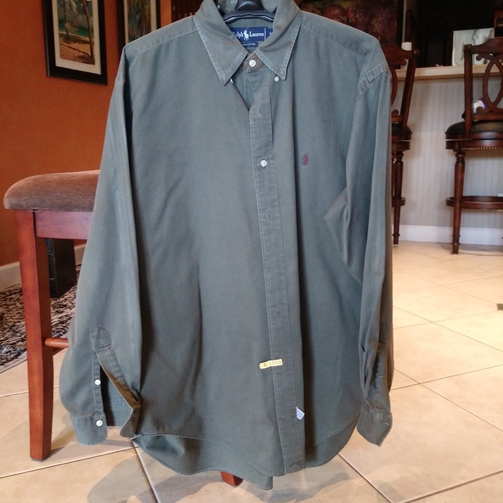 A RALPH LAUREN Mens Dress Shirt
